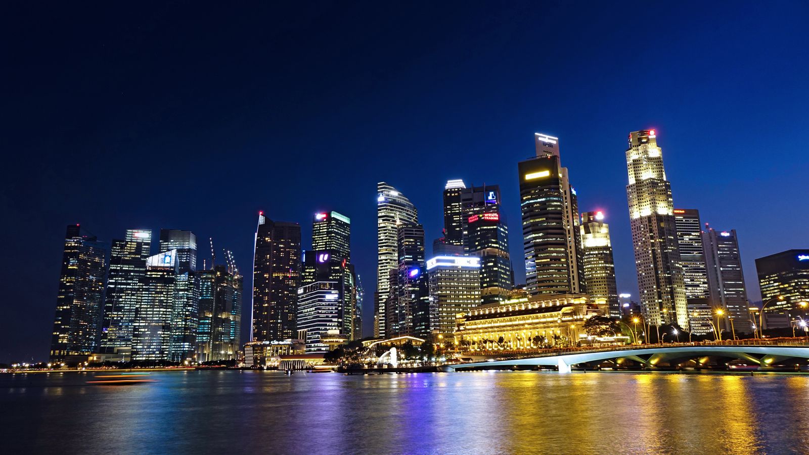 How to build a marketplace in Singapore: Marina Bay skyline at dusk