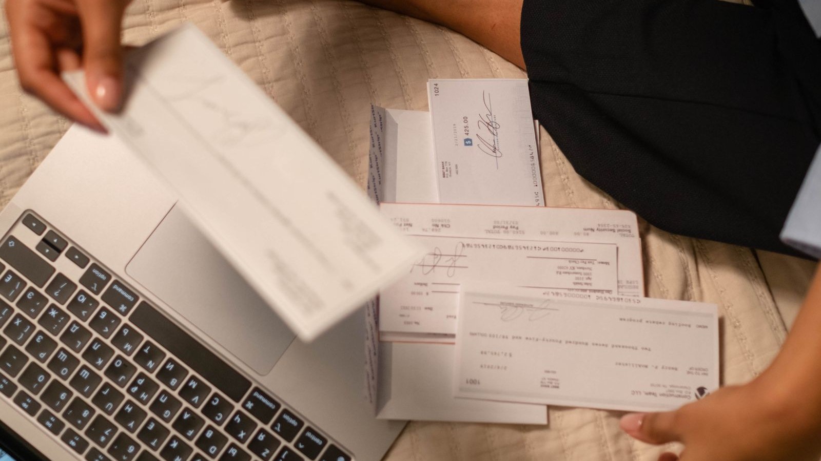Sorting payout invoices as part of marketplace payment splitting
